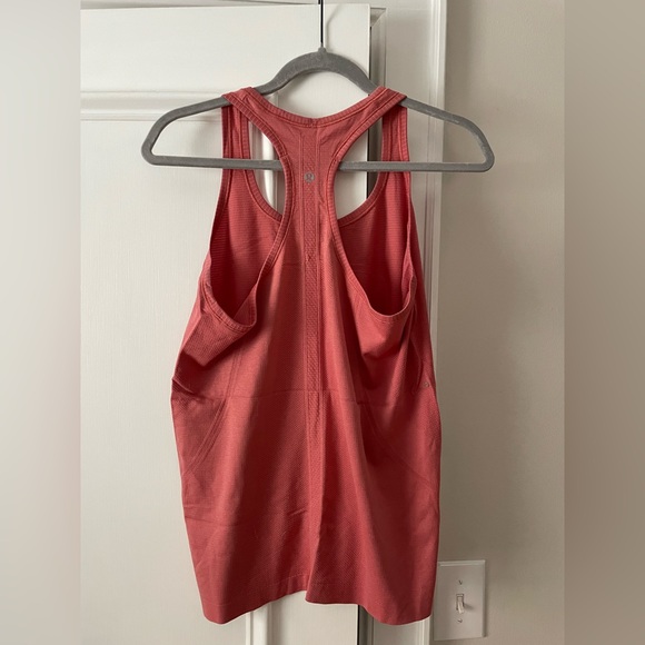 Swiftly Tech Racerback Tank Top 2.0
Hip Length - Picture 2 of 2